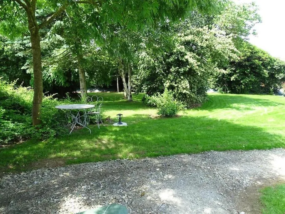 Grand Gite La Maison D'Amelie La Chapelle-Saint-Aubert 0*,  法国